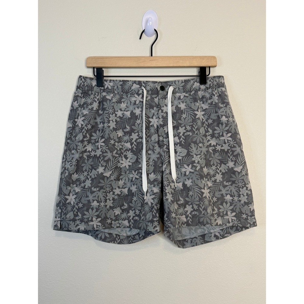 Chubbies Everywear Shorts Men's Large Grey Floral Tropical Hybrid Swim Trunks